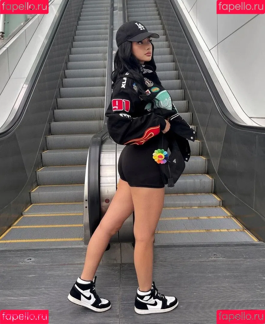 nikahigashionna Onlyfans Photo Gallery 