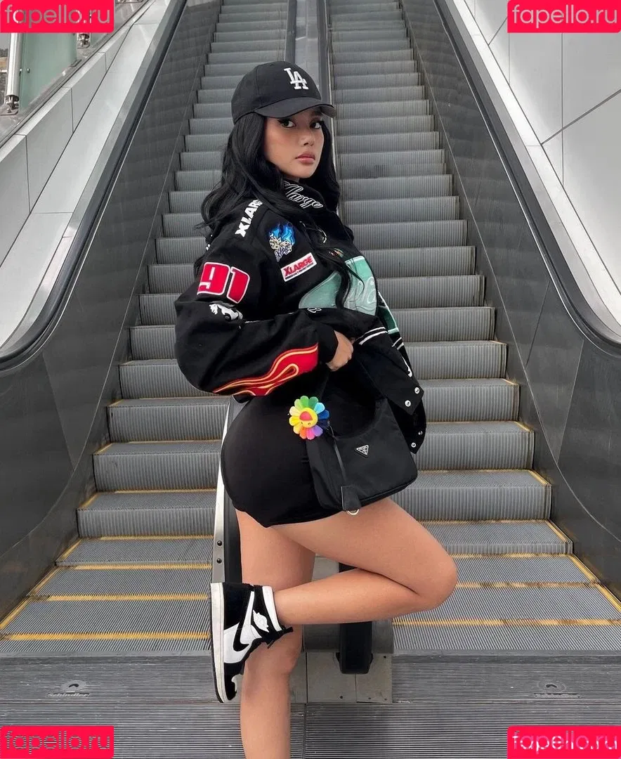 nikahigashionna Onlyfans Photo Gallery 