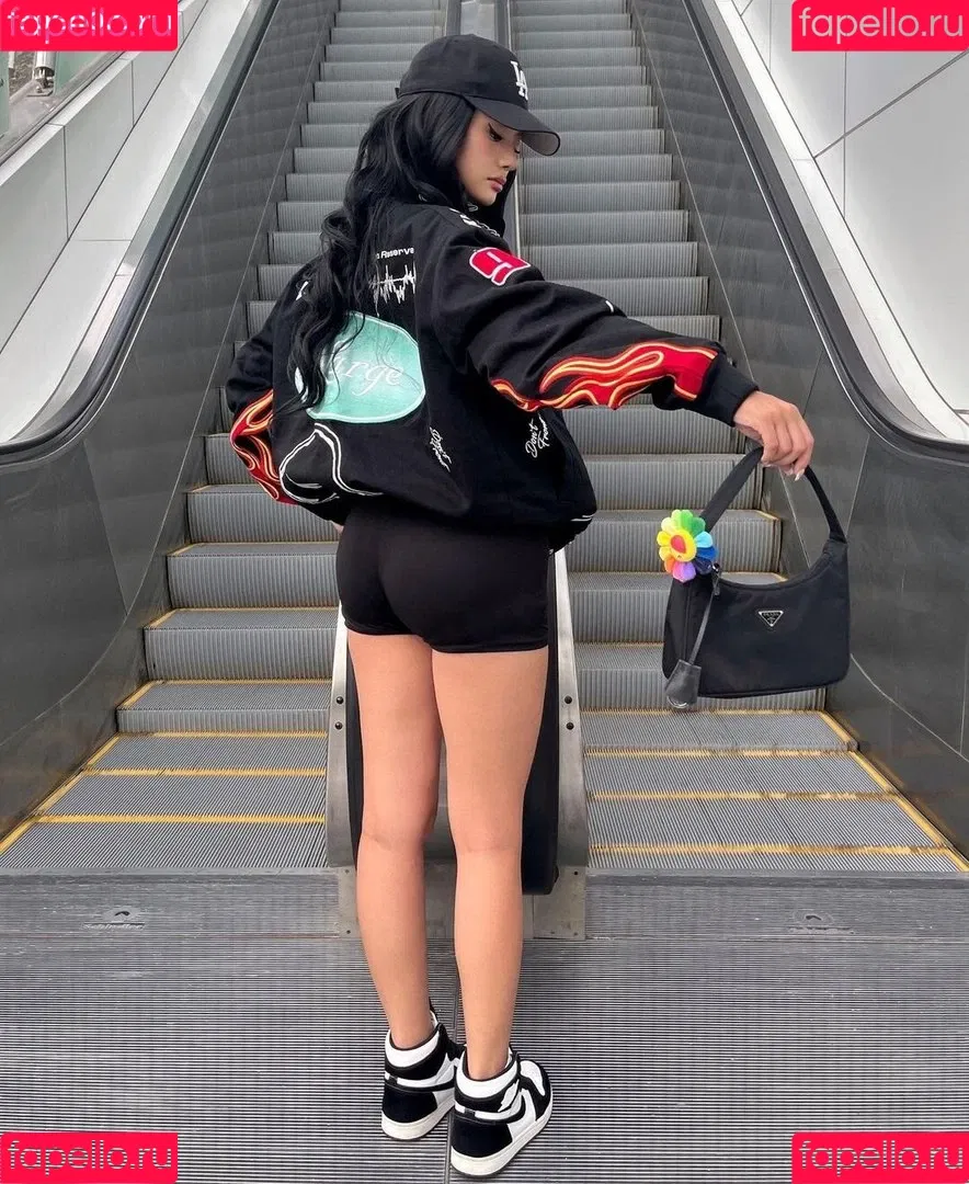 nikahigashionna Onlyfans Photo Gallery 