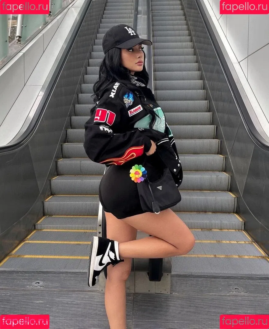 nikahigashionna Onlyfans Photo Gallery 