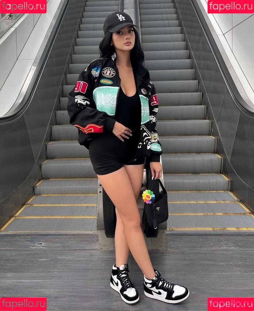 nikahigashionna Onlyfans Photo Gallery 