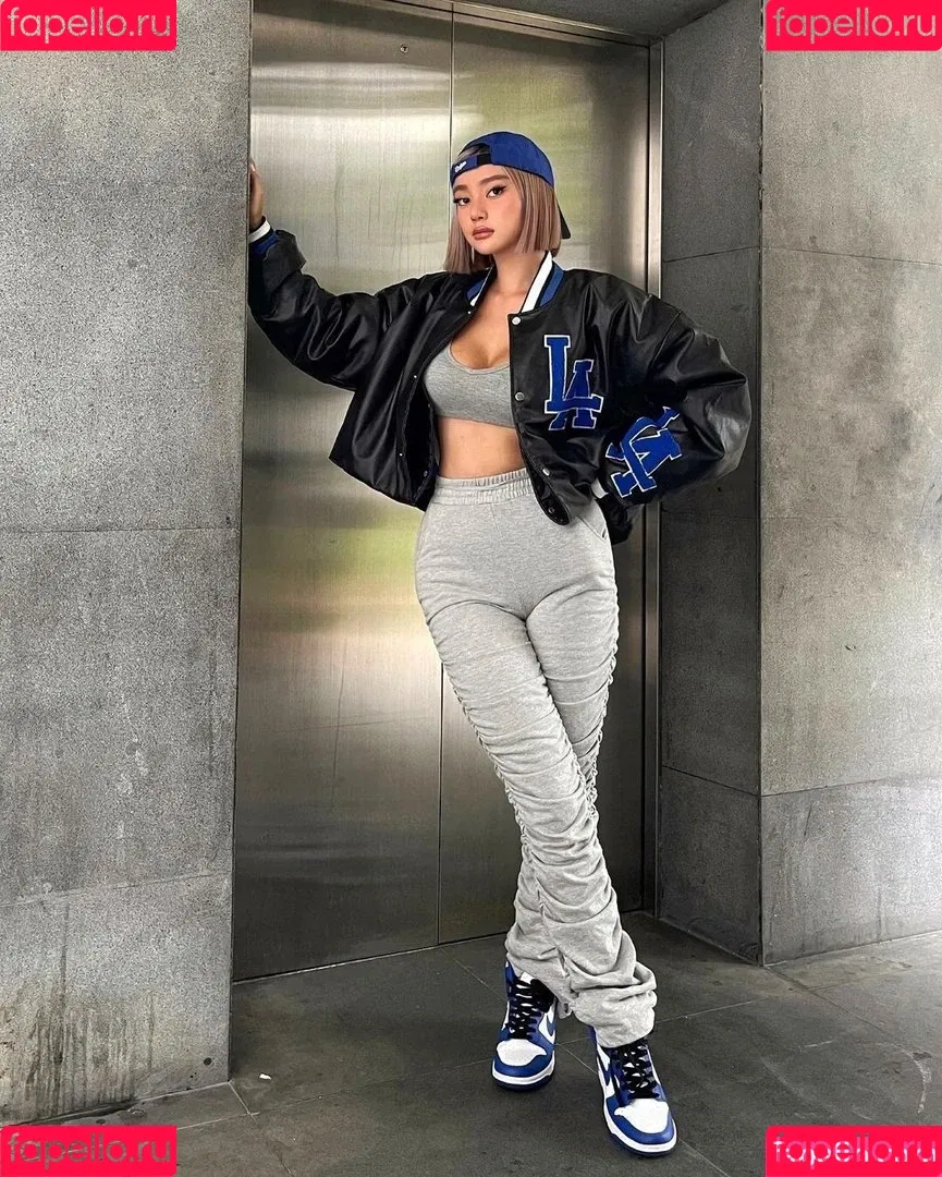 nikahigashionna Onlyfans Photo Gallery 