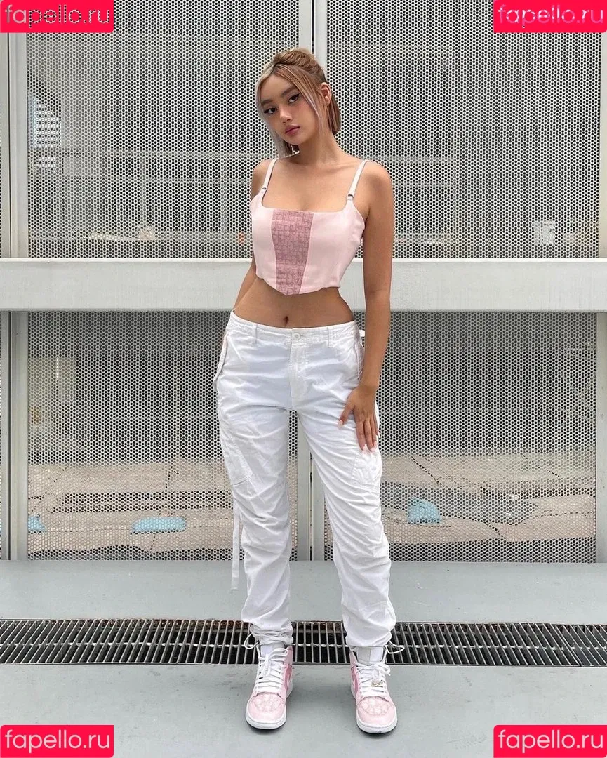 nikahigashionna Onlyfans Photo Gallery 