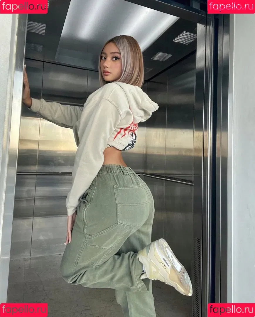 nikahigashionna Onlyfans Photo Gallery 