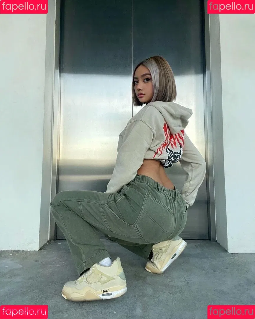 nikahigashionna Onlyfans Photo Gallery 