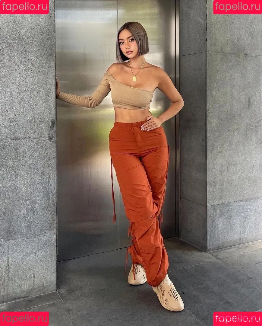 nikahigashionna Onlyfans Photo Gallery 
