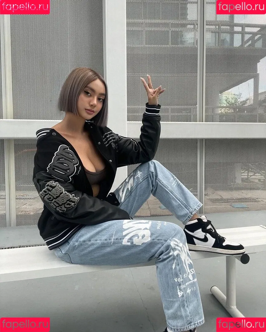 nikahigashionna Onlyfans Photo Gallery 