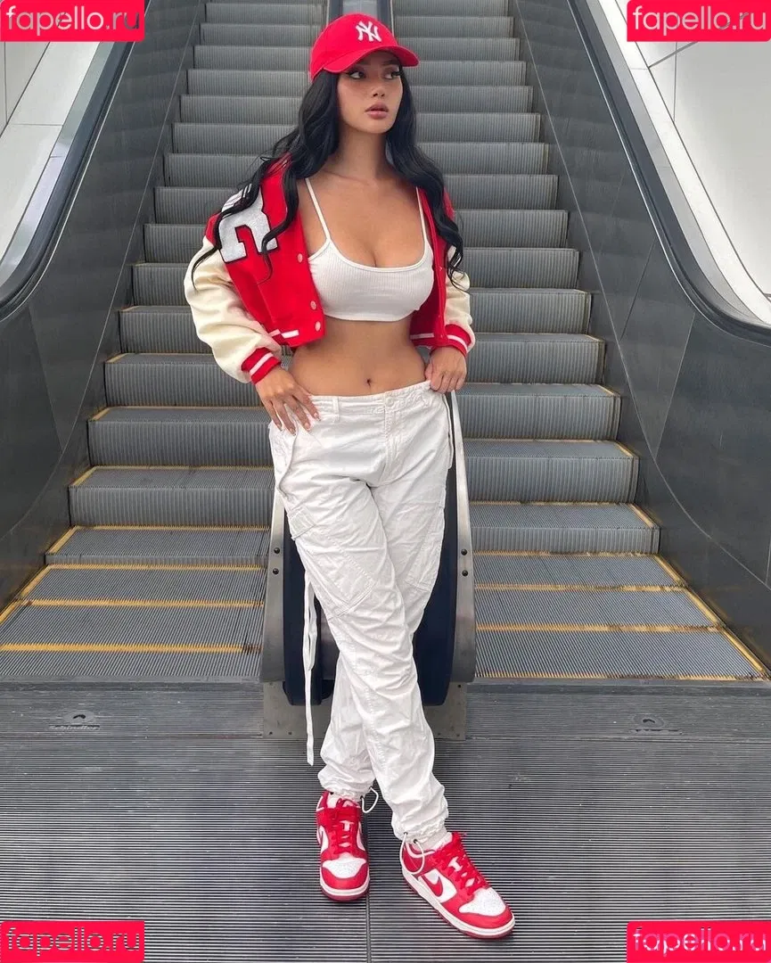 nikahigashionna Onlyfans Photo Gallery 