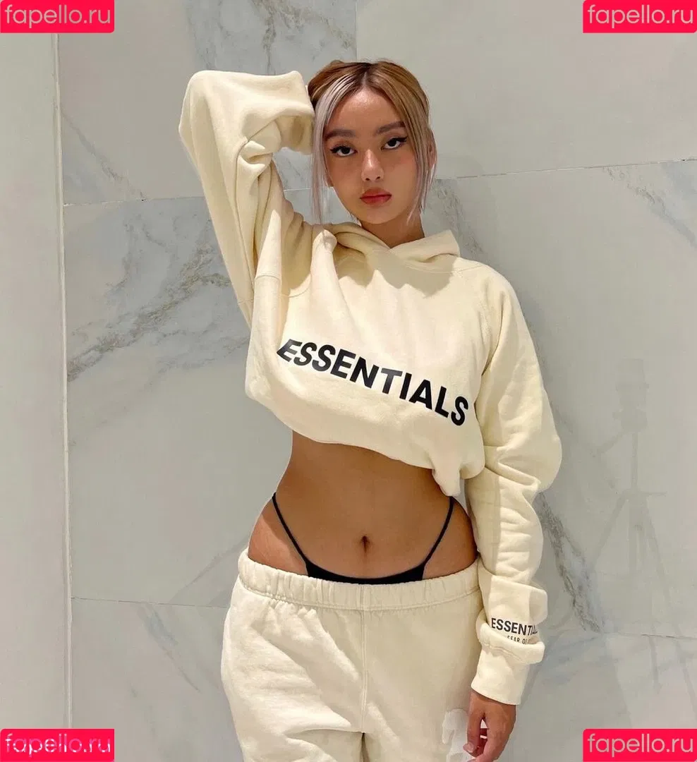 nikahigashionna Onlyfans Photo Gallery 