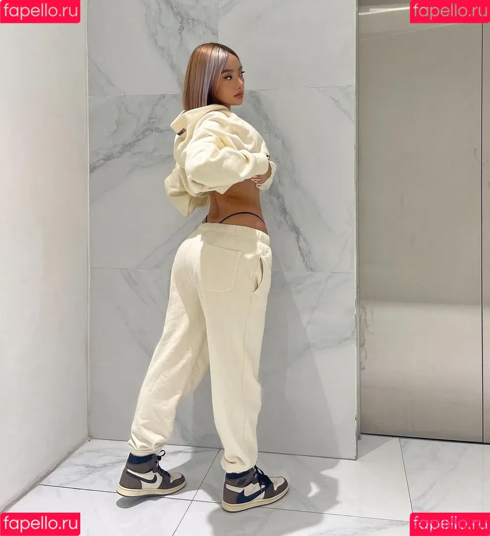 nikahigashionna Onlyfans Photo Gallery 