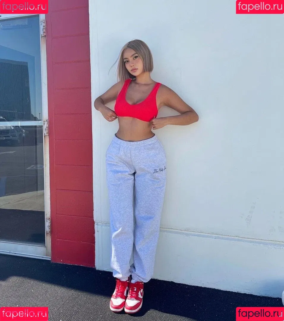 nikahigashionna Onlyfans Photo Gallery 