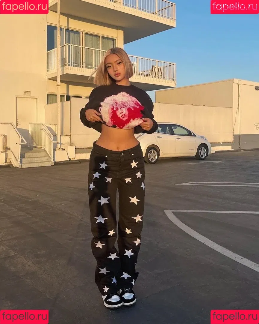 nikahigashionna Onlyfans Photo Gallery 
