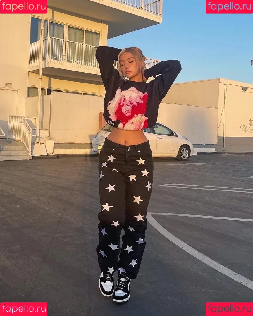 nikahigashionna Onlyfans Photo Gallery 