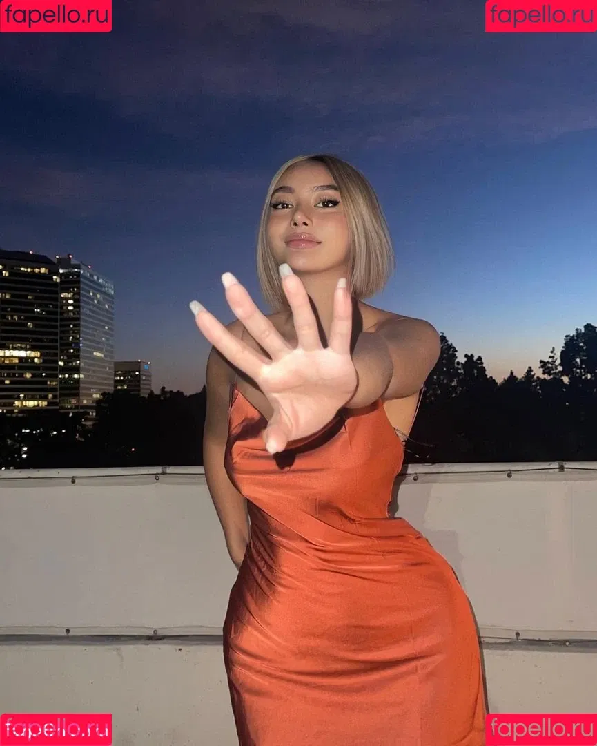 nikahigashionna Onlyfans Photo Gallery 