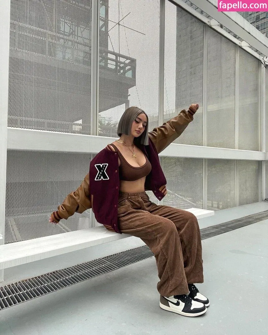 nikahigashionna Onlyfans Photo Gallery 