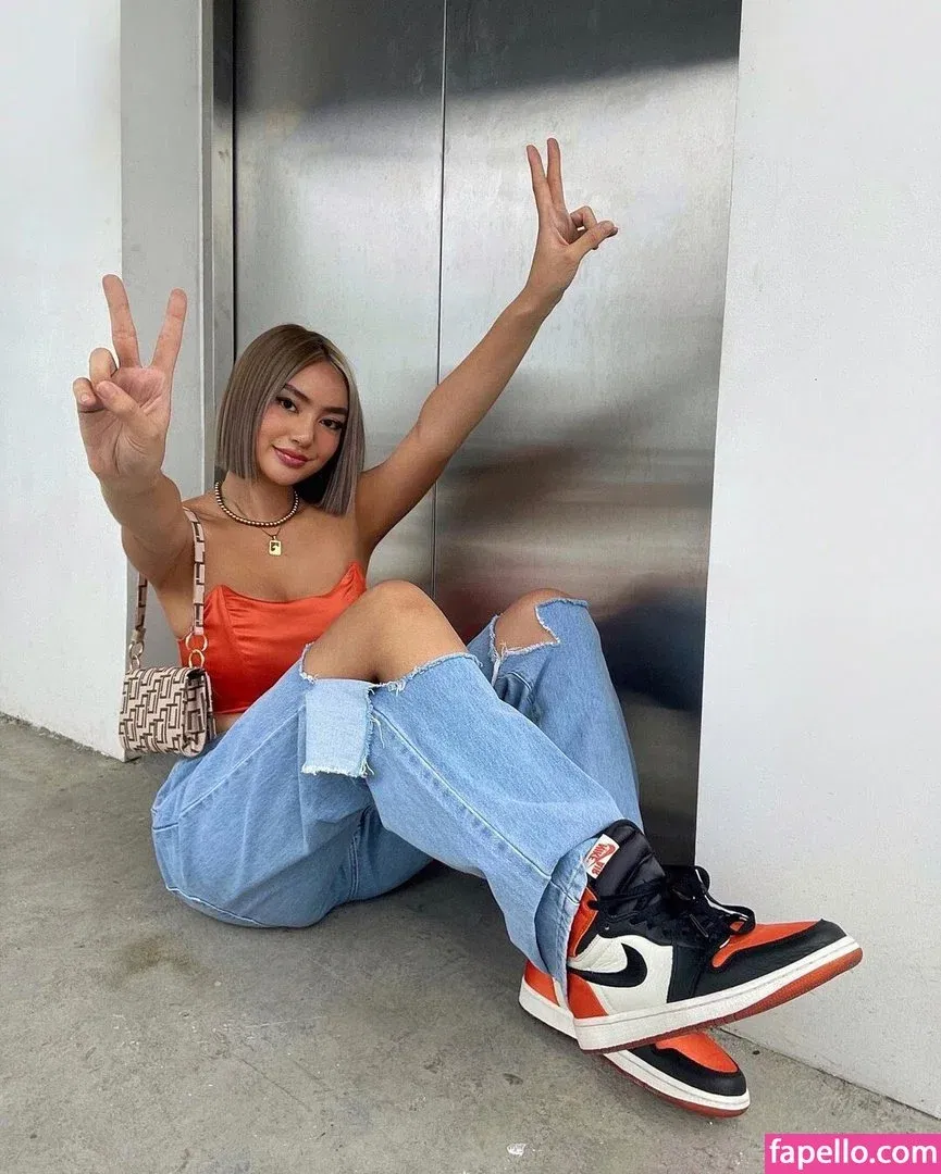 nikahigashionna Onlyfans Photo Gallery 