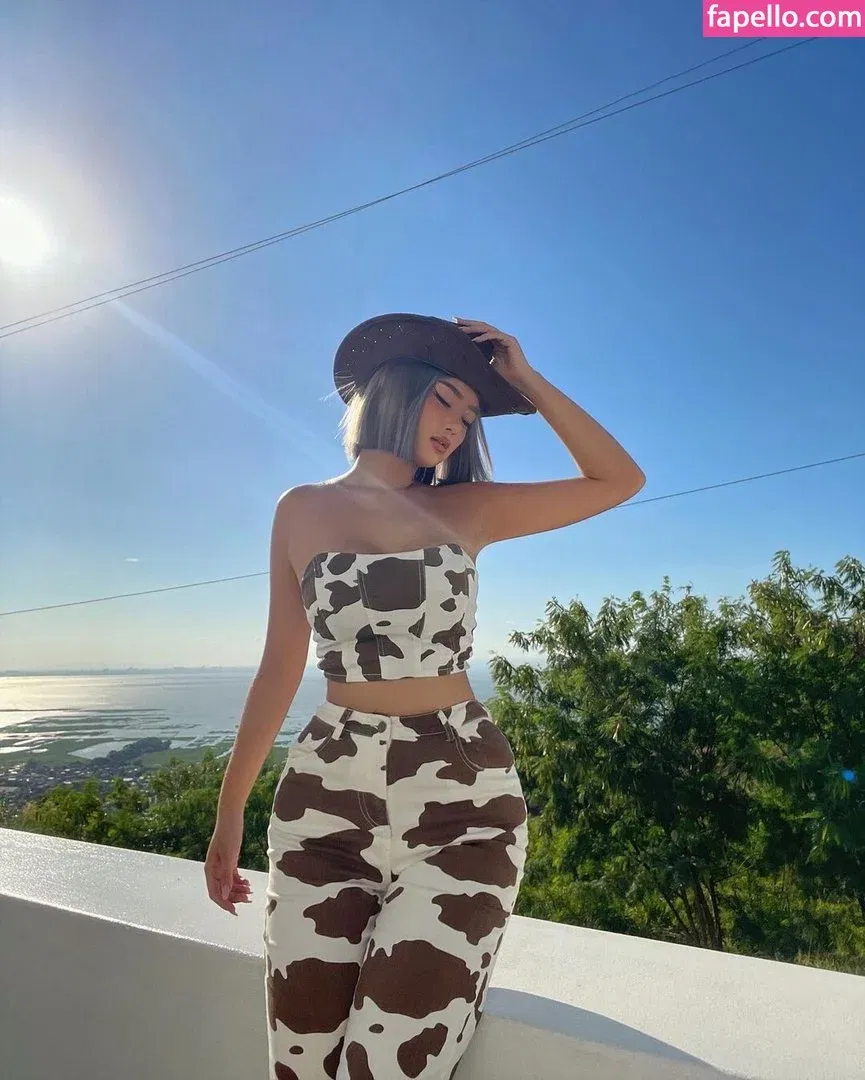 nikahigashionna Onlyfans Photo Gallery 