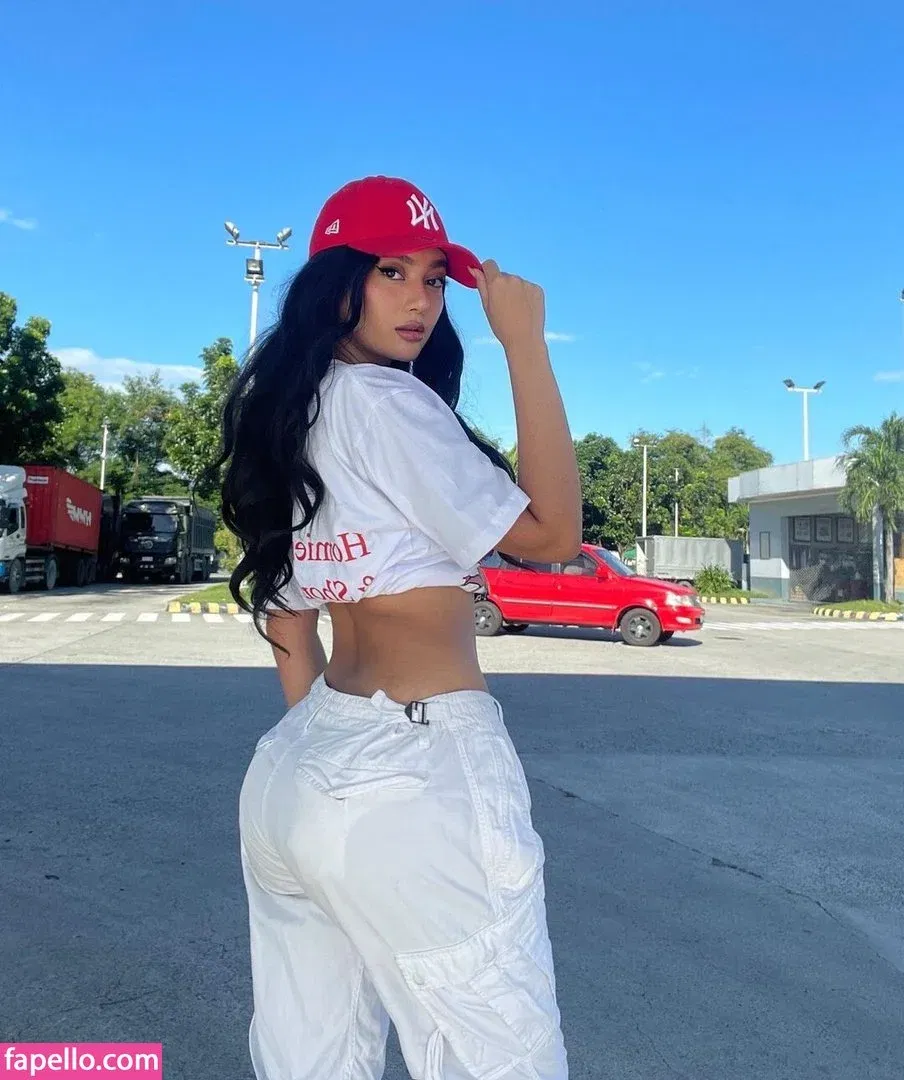 nikahigashionna Onlyfans Photo Gallery 