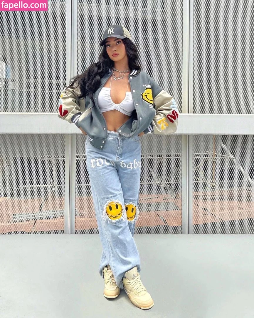 nikahigashionna Onlyfans Photo Gallery 