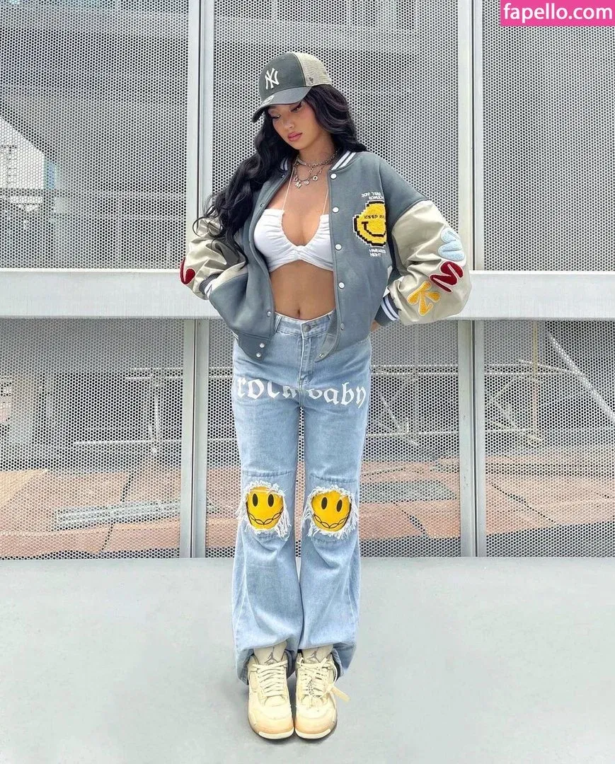 nikahigashionna Onlyfans Photo Gallery 