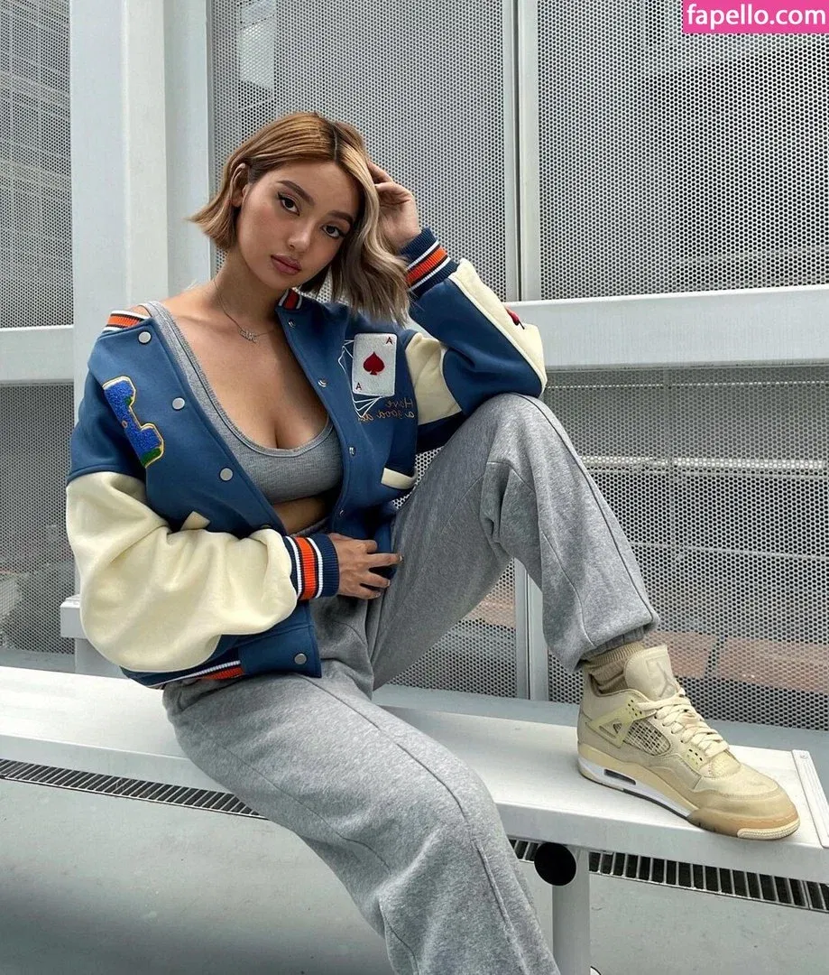 nikahigashionna Onlyfans Photo Gallery 