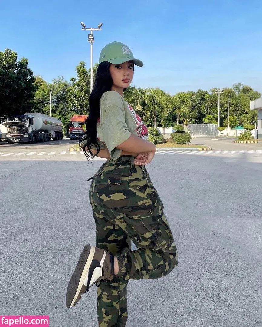 nikahigashionna Onlyfans Photo Gallery 