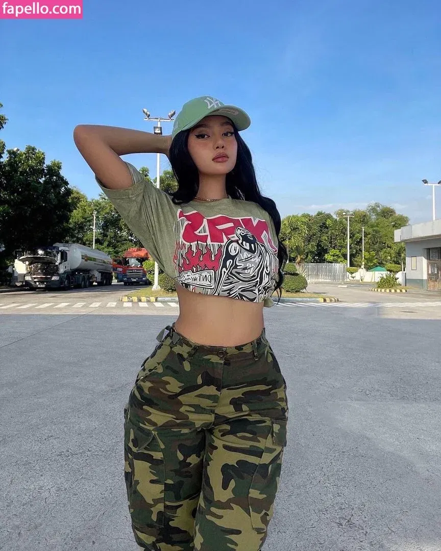 nikahigashionna Onlyfans Photo Gallery 