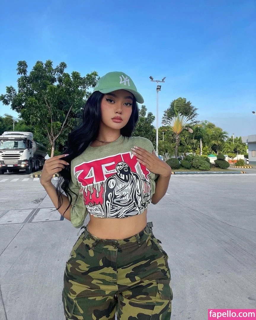 nikahigashionna Onlyfans Photo Gallery 