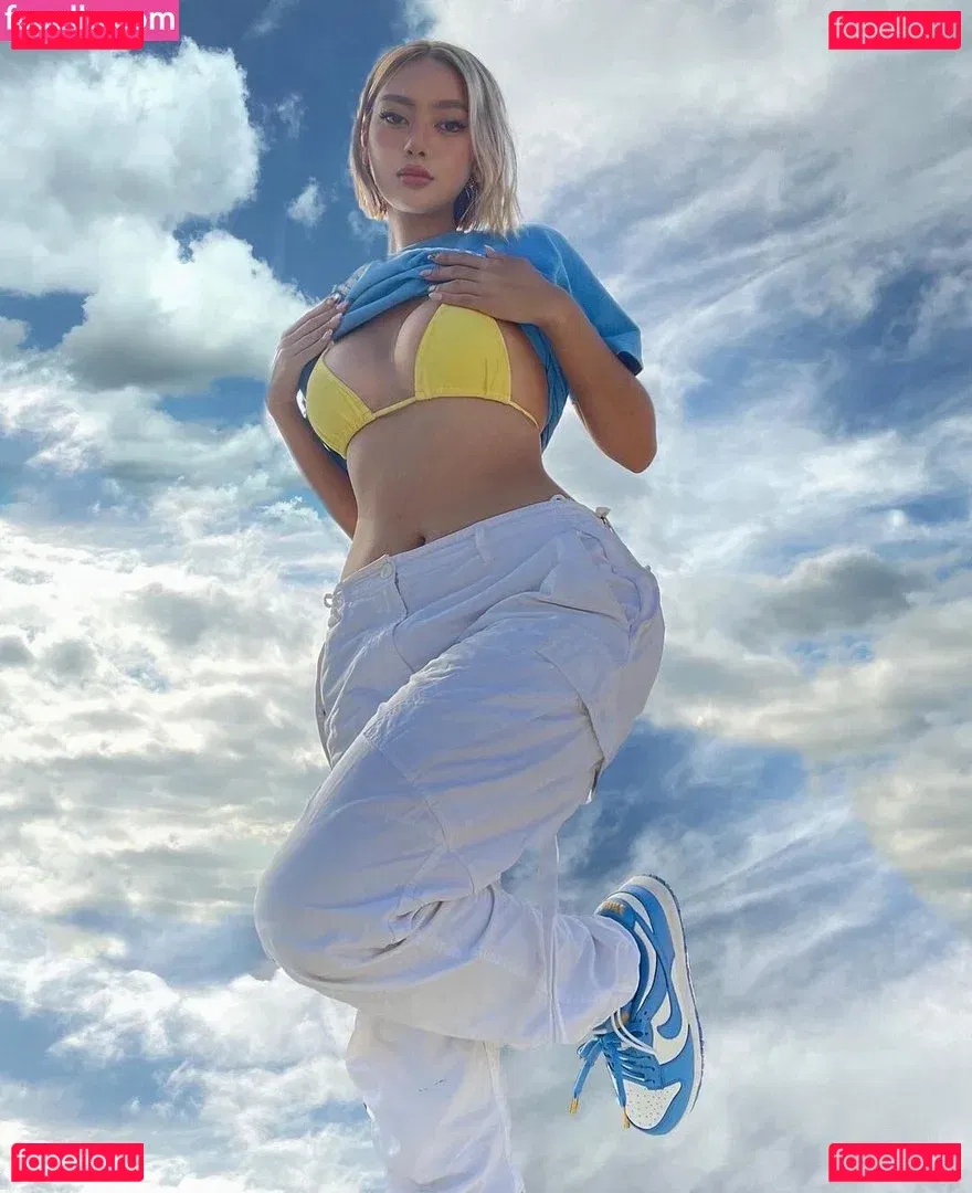 nikahigashionna Onlyfans Photo Gallery 