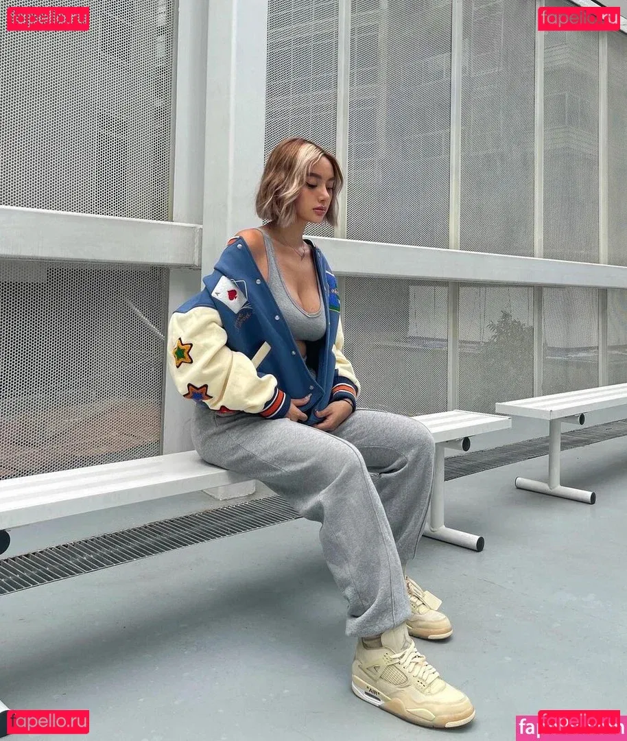 nikahigashionna Onlyfans Photo Gallery 