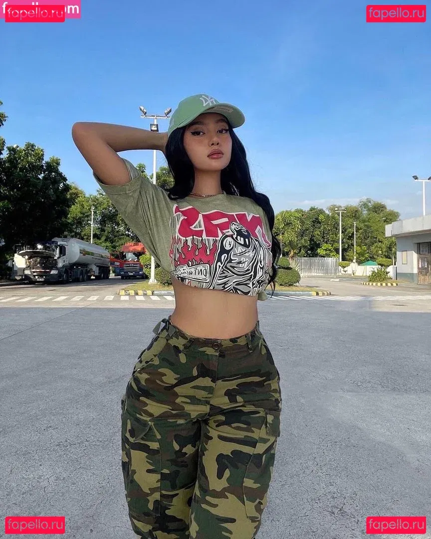 nikahigashionna Onlyfans Photo Gallery 