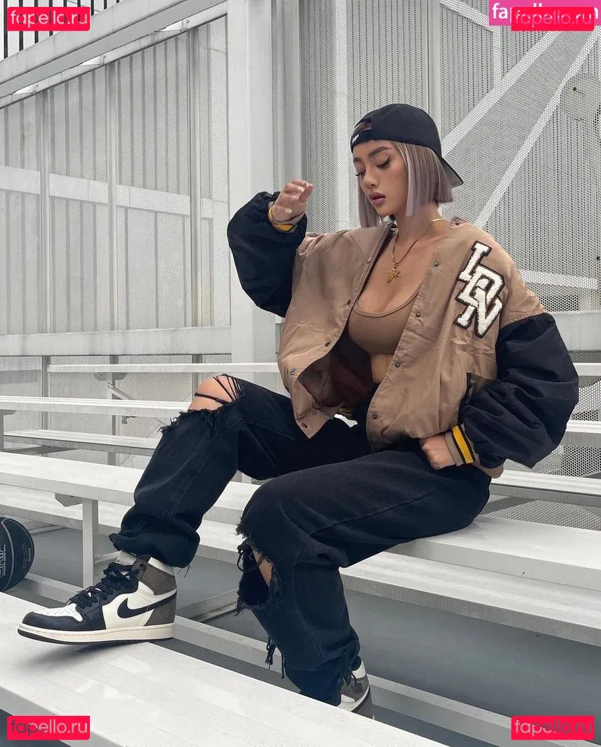 nikahigashionna Onlyfans Photo Gallery 