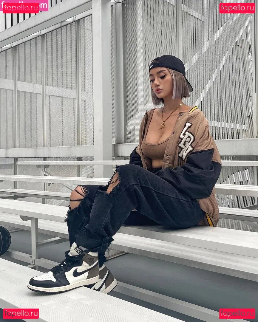 nikahigashionna Onlyfans Photo Gallery 