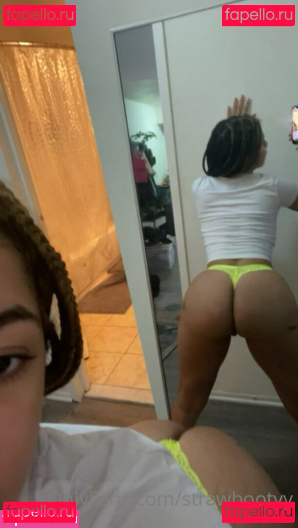 _strawbooty Nude Onlyfans Photo 16
