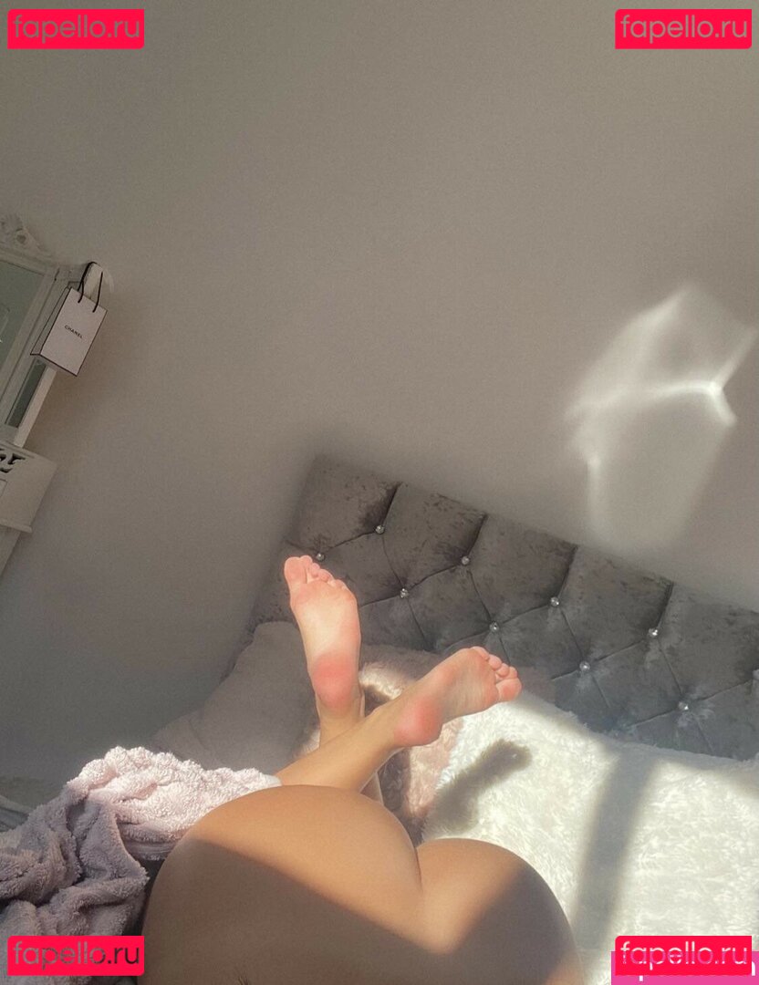 Elouise Tear Nude Onlyfans Photo 4