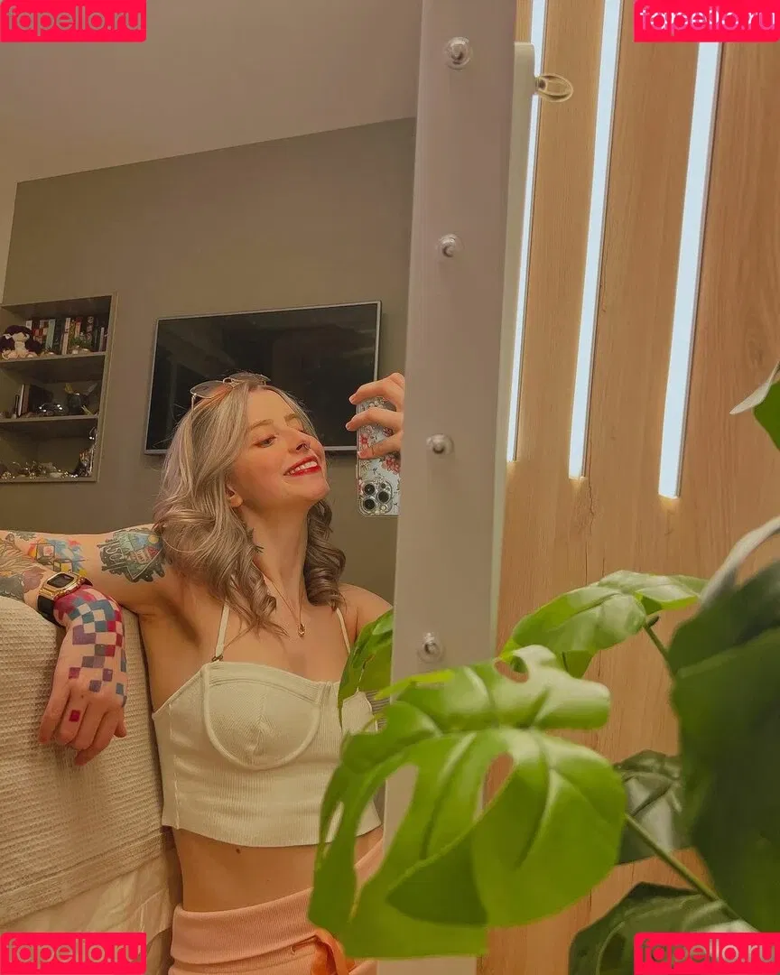 Gabi Cattuzzo Onlyfans Photo Gallery 