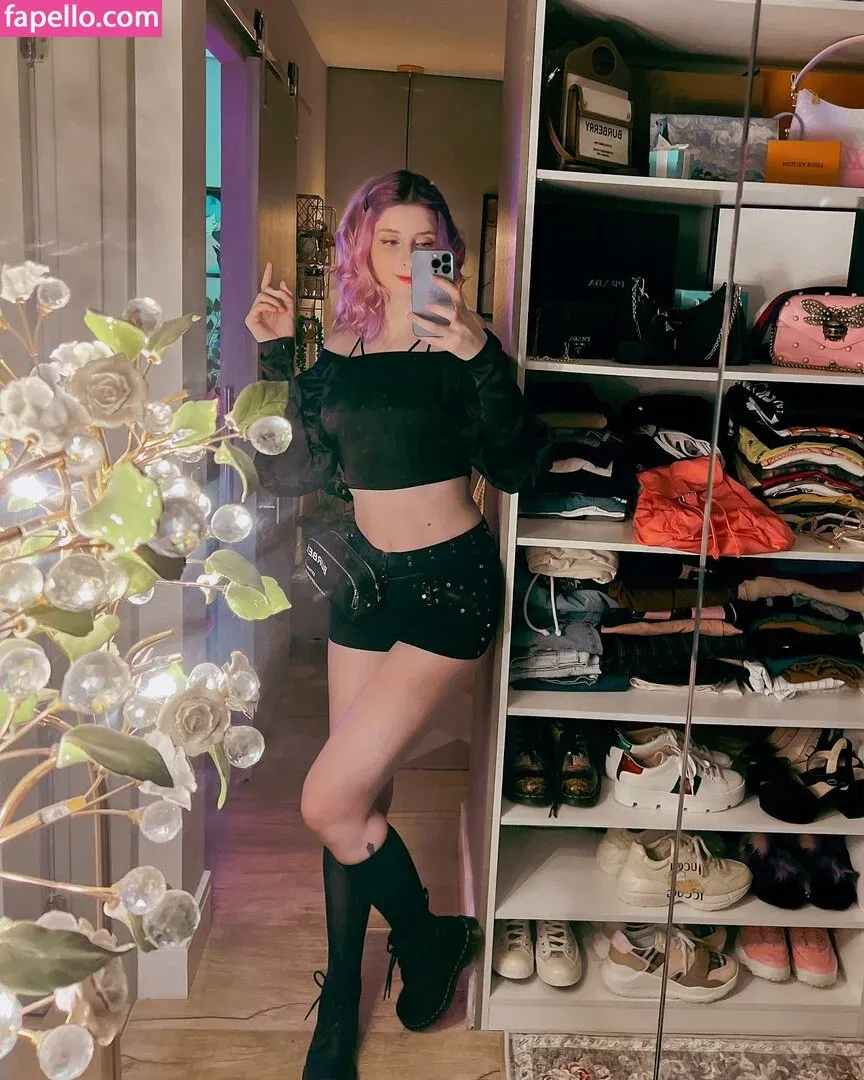 Gabi Cattuzzo Onlyfans Photo Gallery 