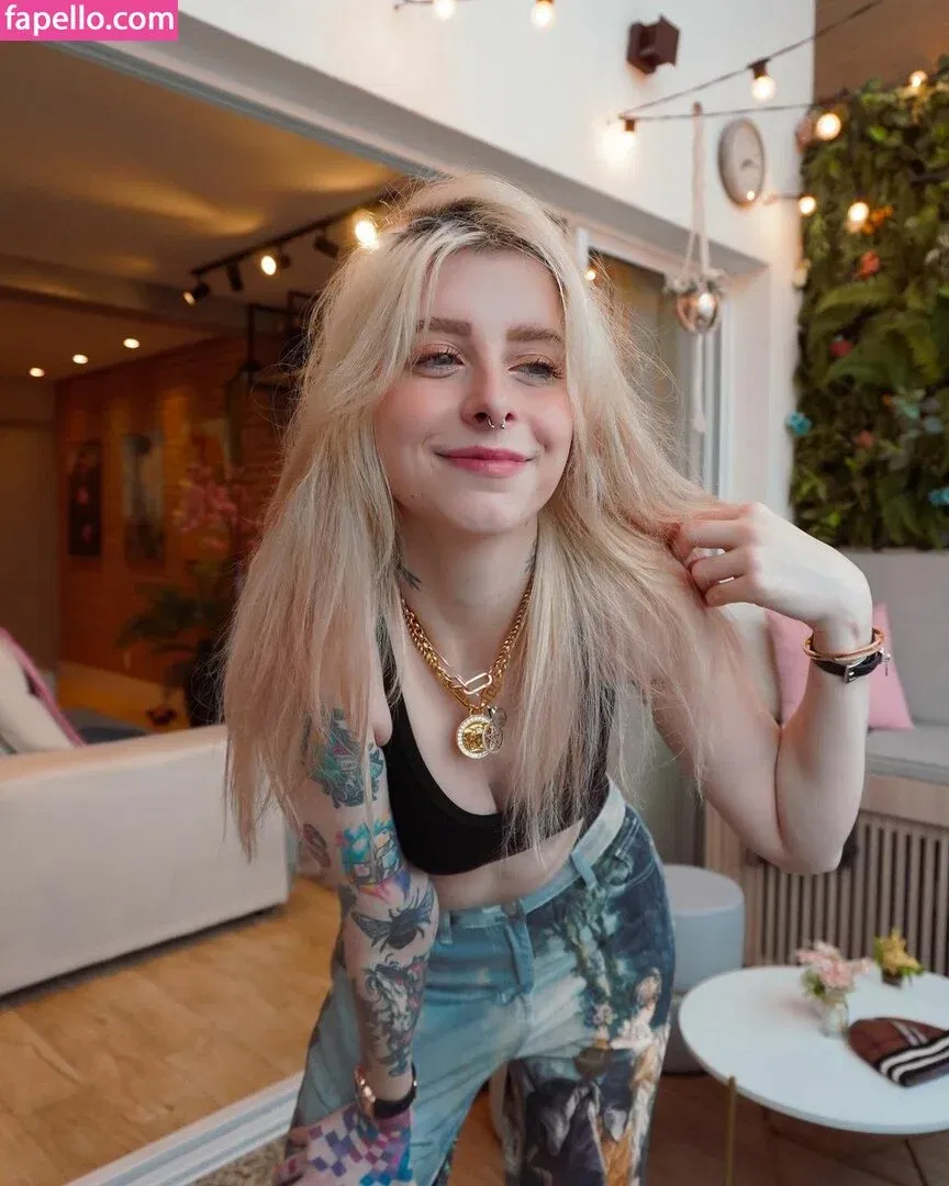 Gabi Cattuzzo Onlyfans Photo Gallery 