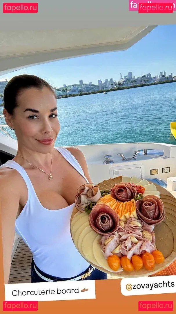 Satin Onlyfans Photo Gallery 