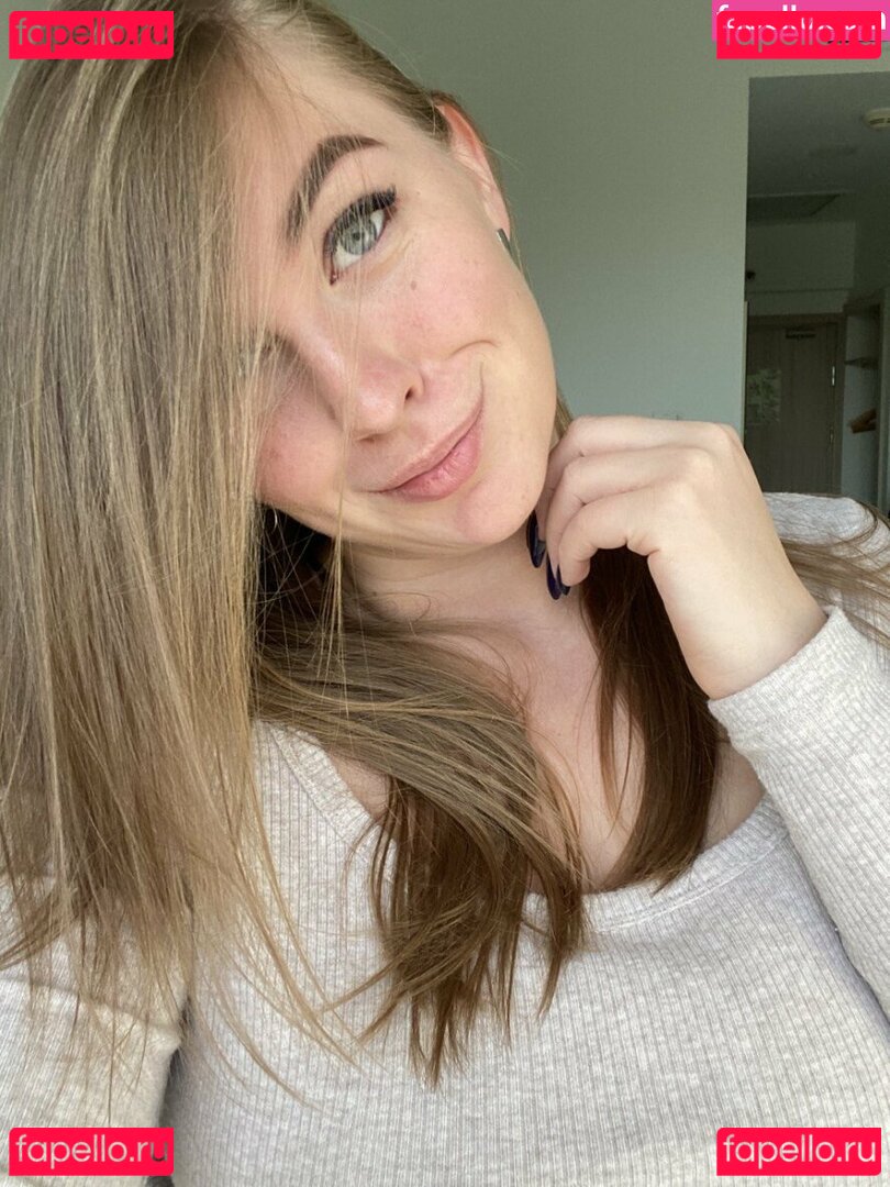 Sweet Emily Nude Onlyfans Photo 4