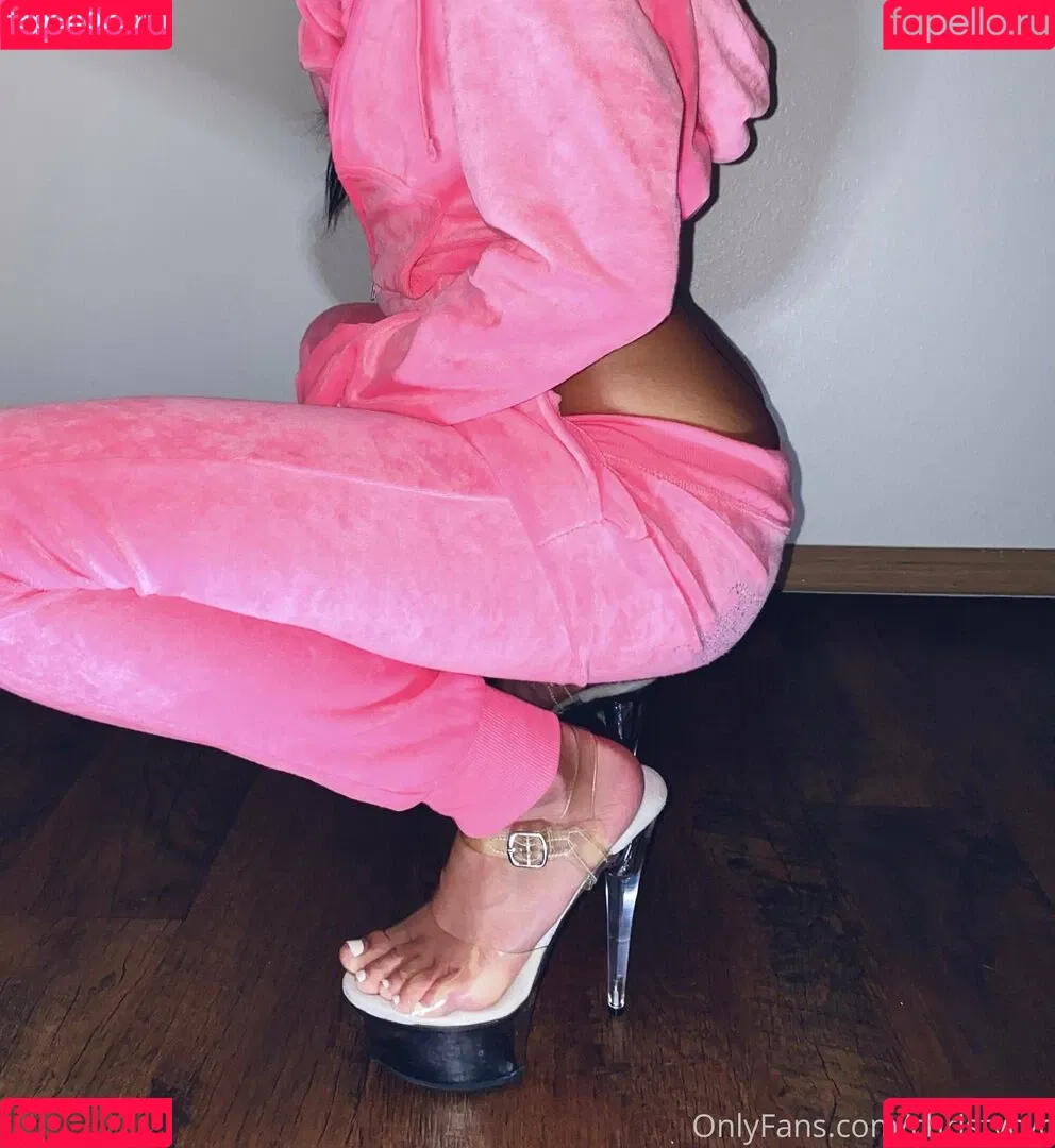 kamikolin Onlyfans Photo Gallery 
