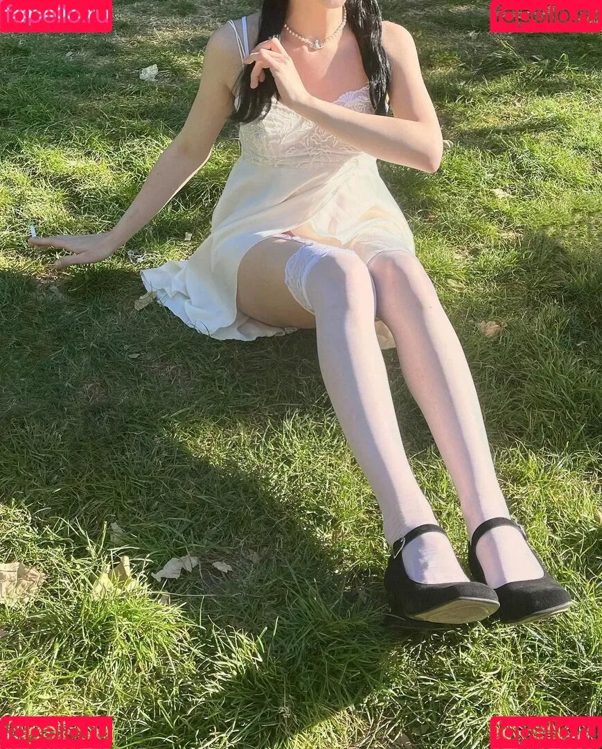Arielle Maxine Onlyfans Photo Gallery 