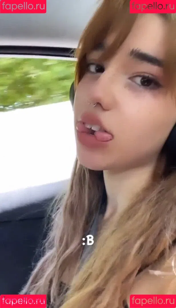 Arielle Maxine Onlyfans Photo Gallery 