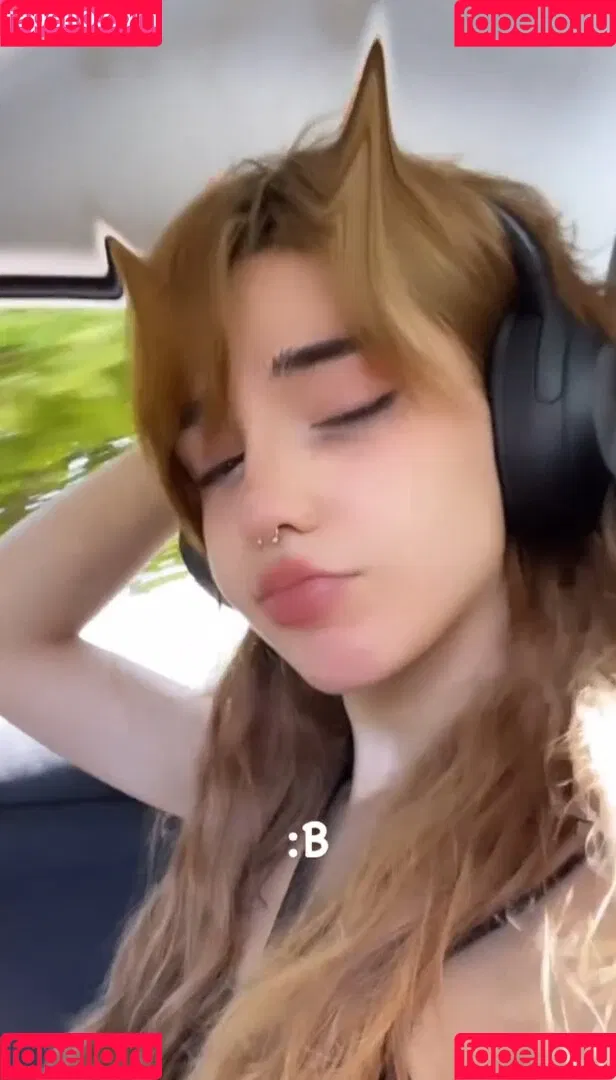 Arielle Maxine Onlyfans Photo Gallery 