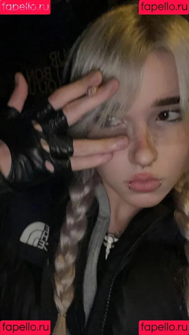 Arielle Maxine Onlyfans Photo Gallery 