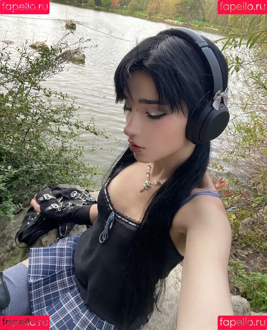 Arielle Maxine Onlyfans Photo Gallery 