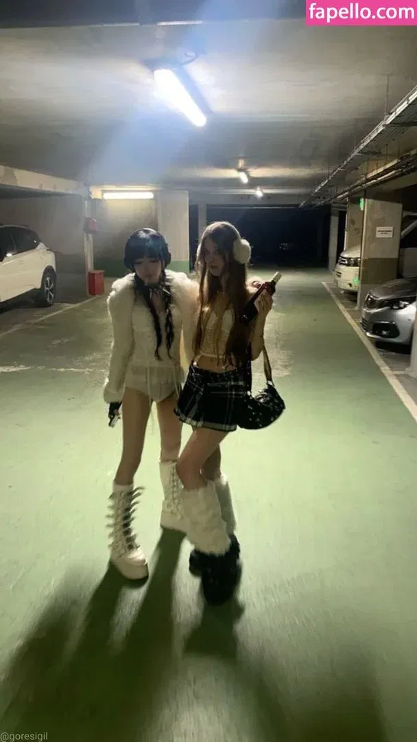 Arielle Maxine Onlyfans Photo Gallery 