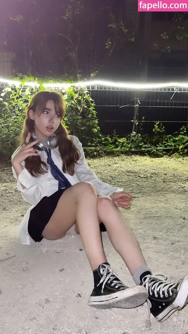 Arielle Maxine Onlyfans Photo Gallery 