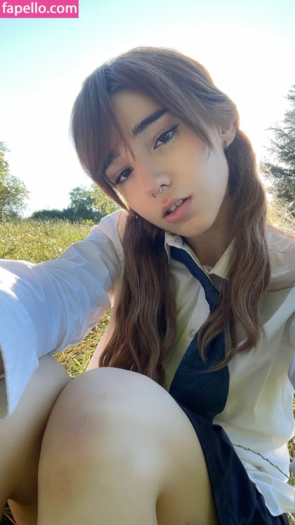 Arielle Maxine Onlyfans Photo Gallery 