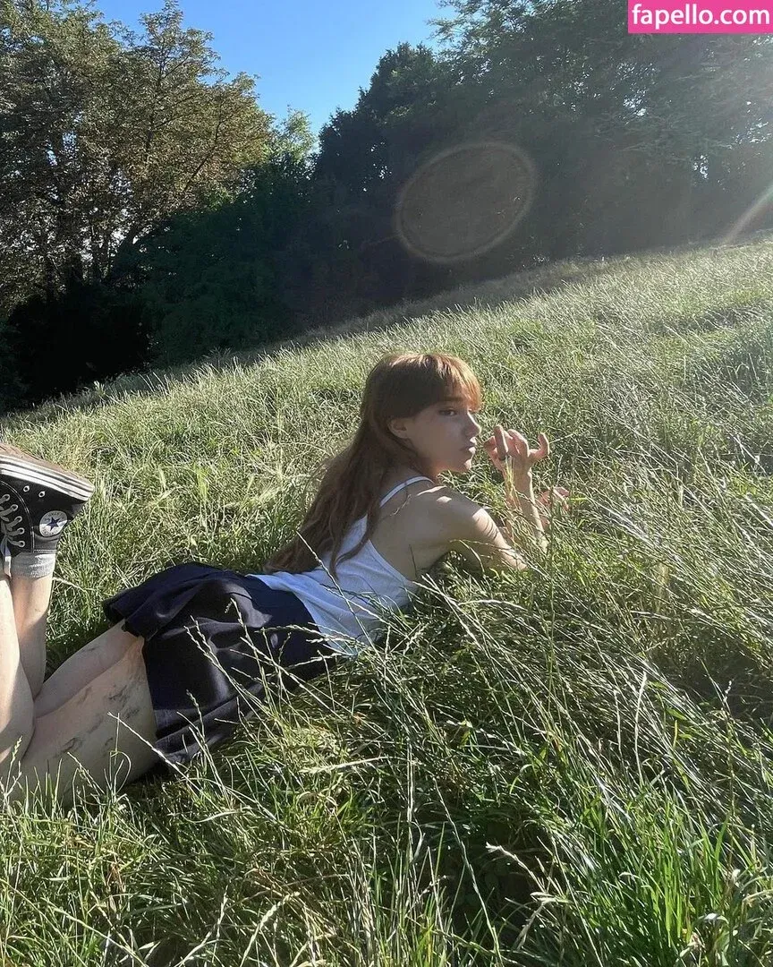 Arielle Maxine Onlyfans Photo Gallery 